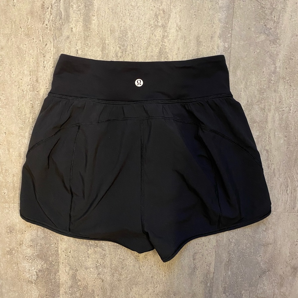 Lululemon high rise shorts size 4